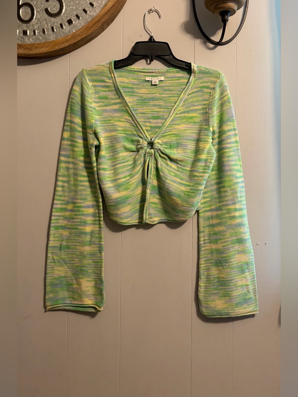 American Eagle Outfitters Green Multicolor Tie-Front Long Sleeve Crop Top